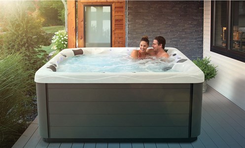 Hot Tub Hydrotherapy - 7 person Hot Tub with Eco Pur Filteration system - 49 Hydro Jets and Bio Magnetic Therapy !! Photo