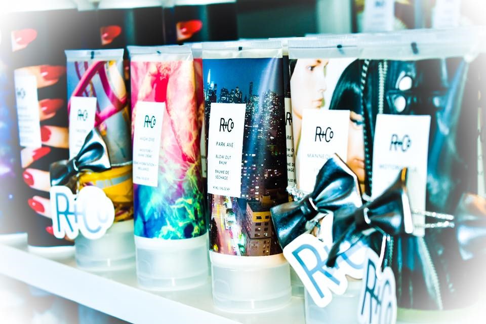 background photo for REDHOUSE SALON 