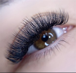 EYELASH&nbsp;EXTENSIONS Photo